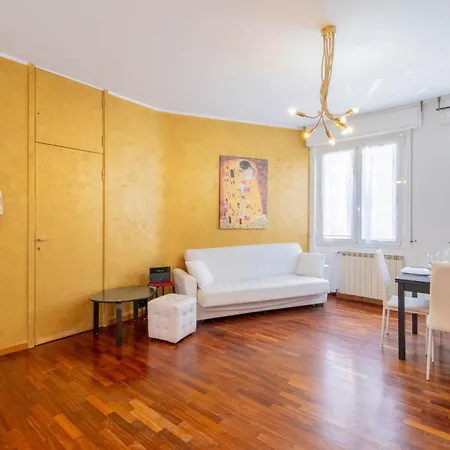 Sempione Yellow Terrazzo Citylife Apartman