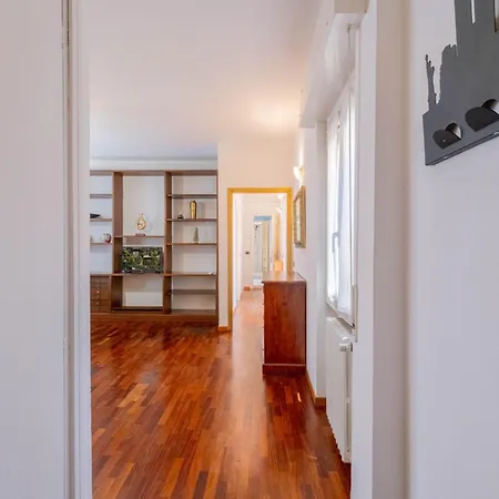 Sempione Yellow Terrazzo Citylife Apartman *