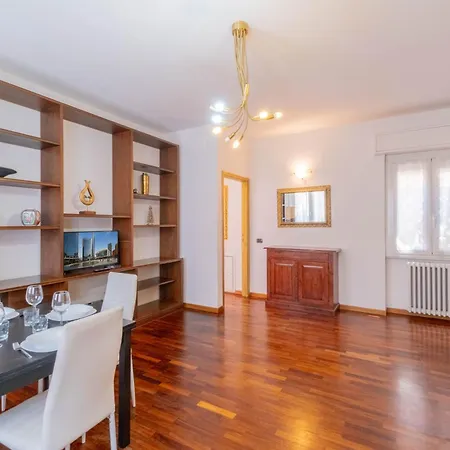 Sempione Yellow Terrazzo Citylife Apartman