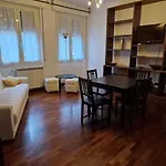 Sempione Yellow Apartman Milánó